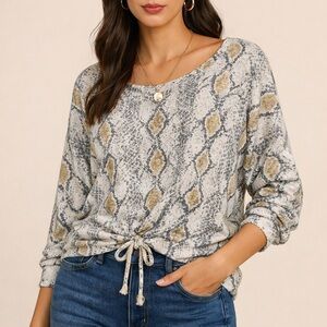 Express snakeskin blouson top ❤️ size small